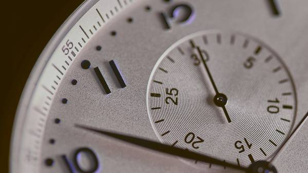 Reloj clásico marcando el paso del tiempo